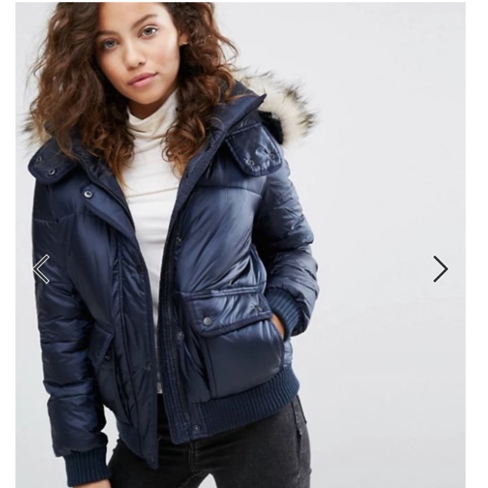 Abercrombie puffer jacket in Navy